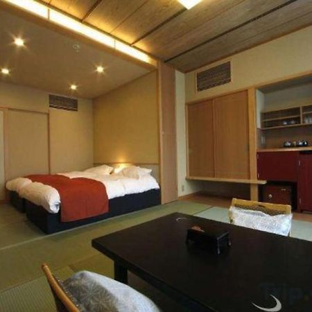 Tsukino Sumika Atami Juraku Hotel Buitenkant foto