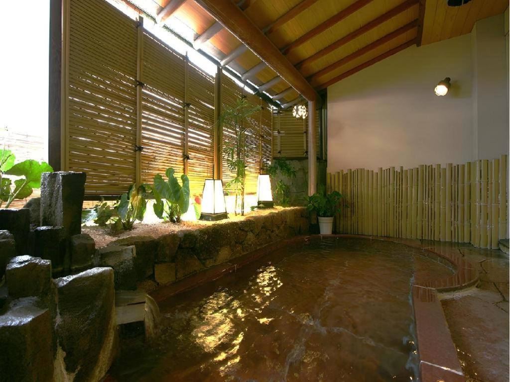 Tsukino Sumika Atami Juraku Hotel Buitenkant foto