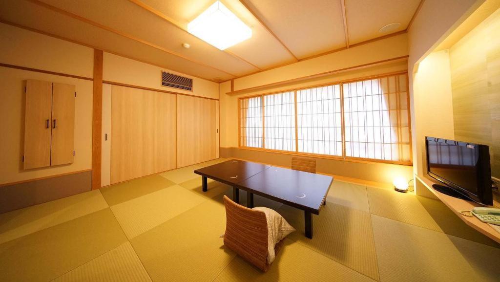 Tsukino Sumika Atami Juraku Hotel Buitenkant foto