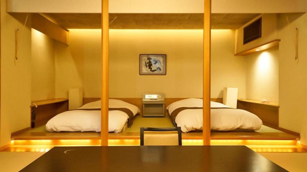 Tsukino Sumika Atami Juraku Hotel Buitenkant foto