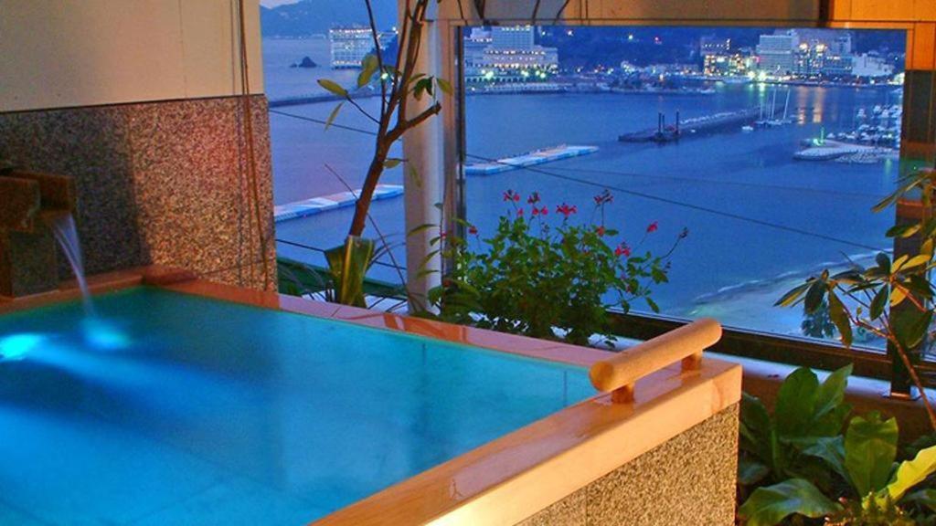 Tsukino Sumika Atami Juraku Hotel Buitenkant foto